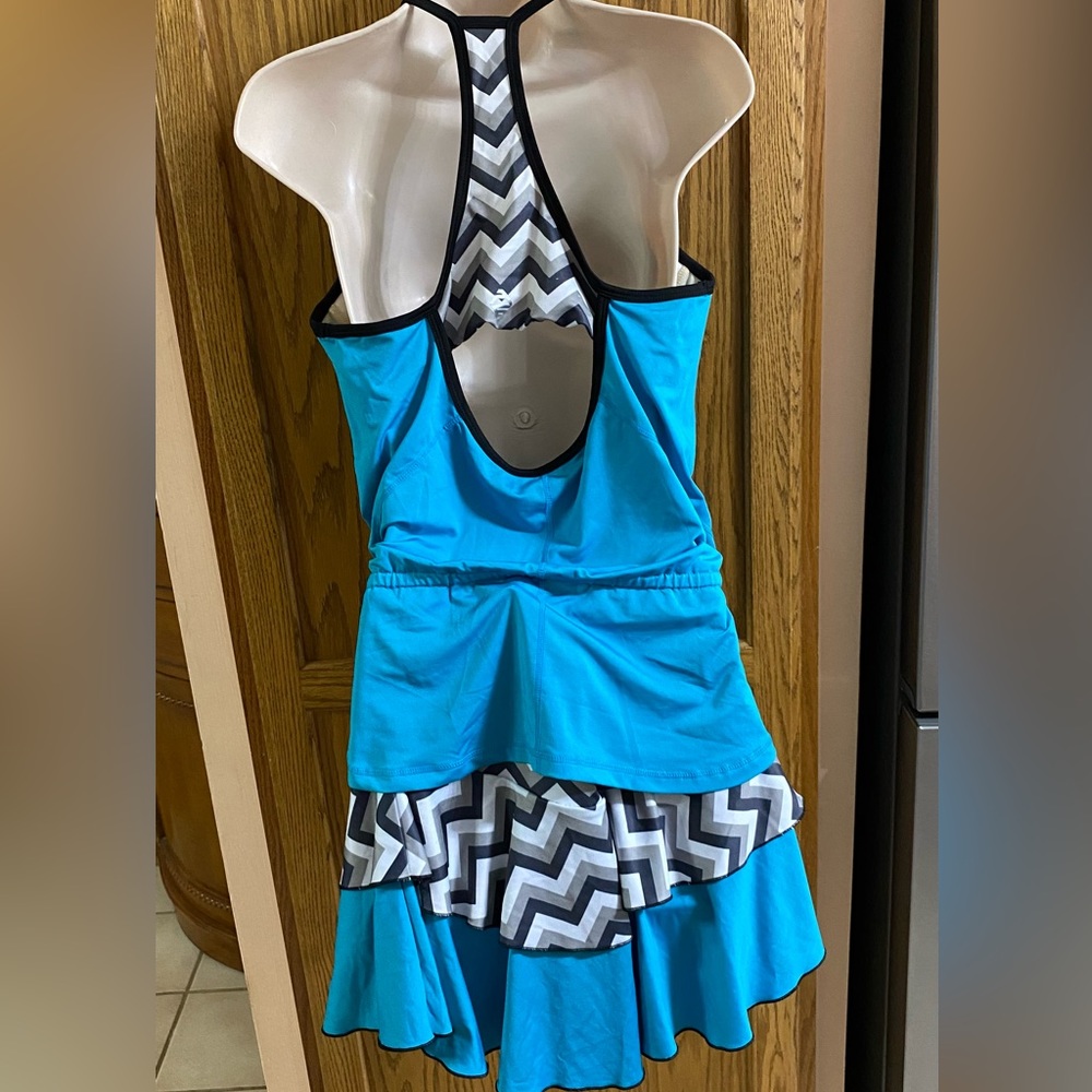 adedge performance 2pc. teal and chevron print tennis skirts & matching tank XL